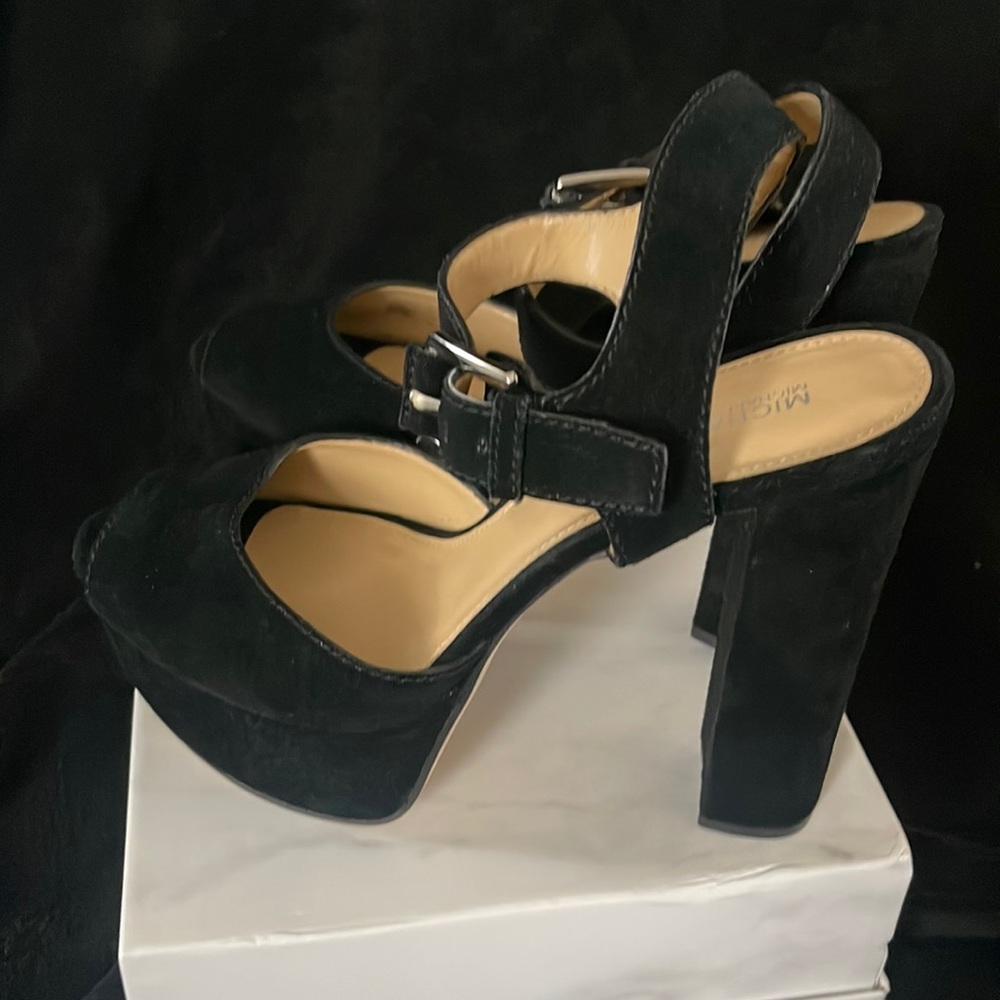 Platform peep toe Michael Kors black heels